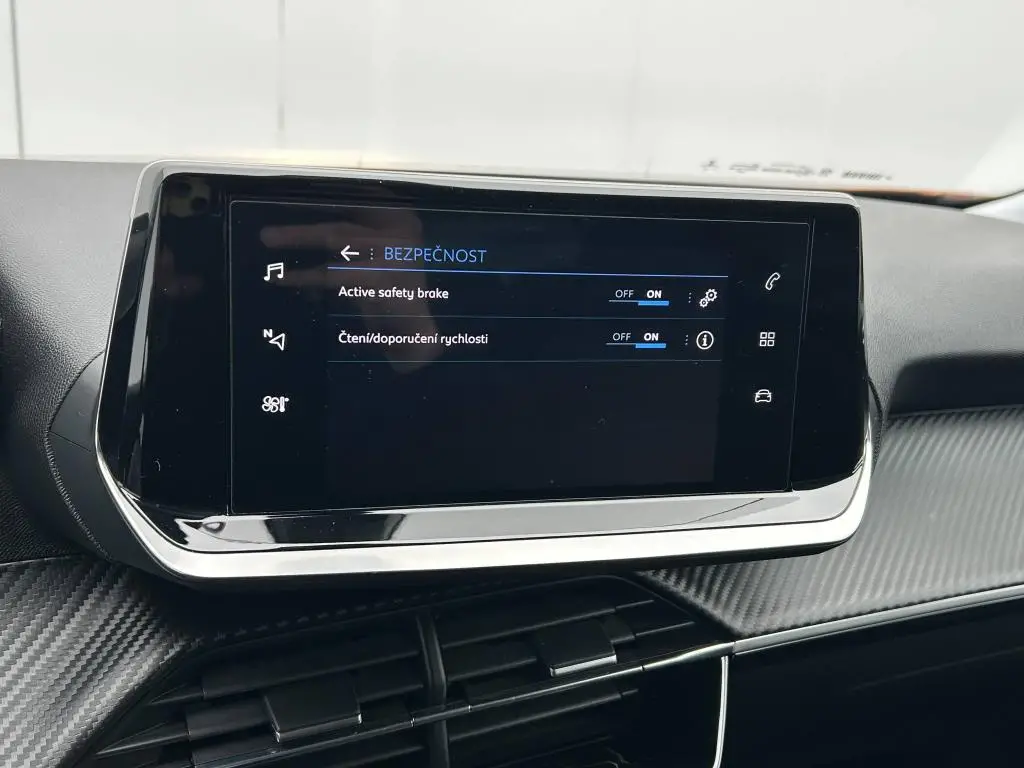 Peugeot 2008 ACTIVE S&S MAN6 1.2 PureTech / 75kW