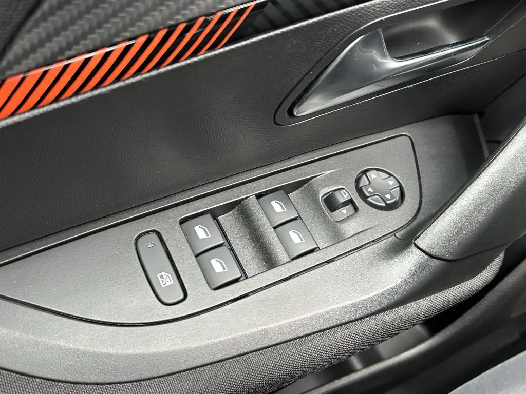 Peugeot 2008 ACTIVE S&S MAN6 1.2 PureTech / 75kW