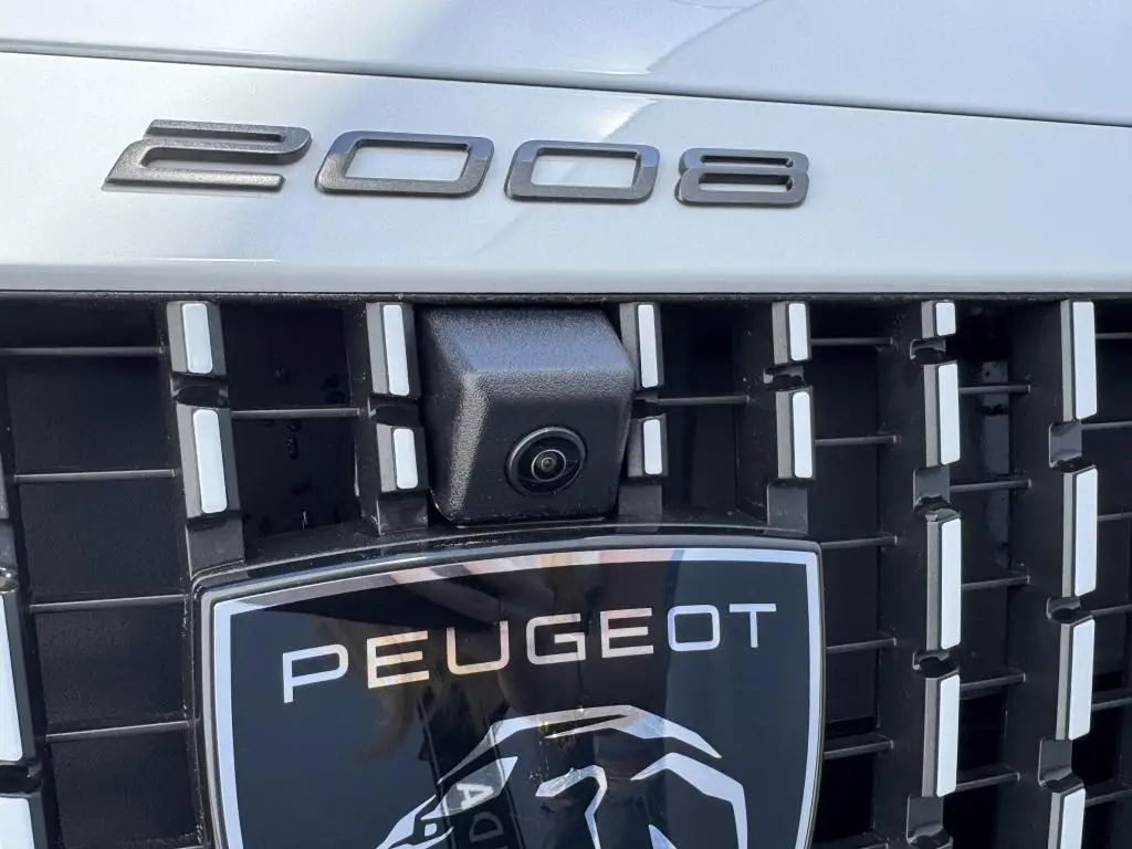 Peugeot 2008 GT Hybrid  145 e-DCS6 / 107kW