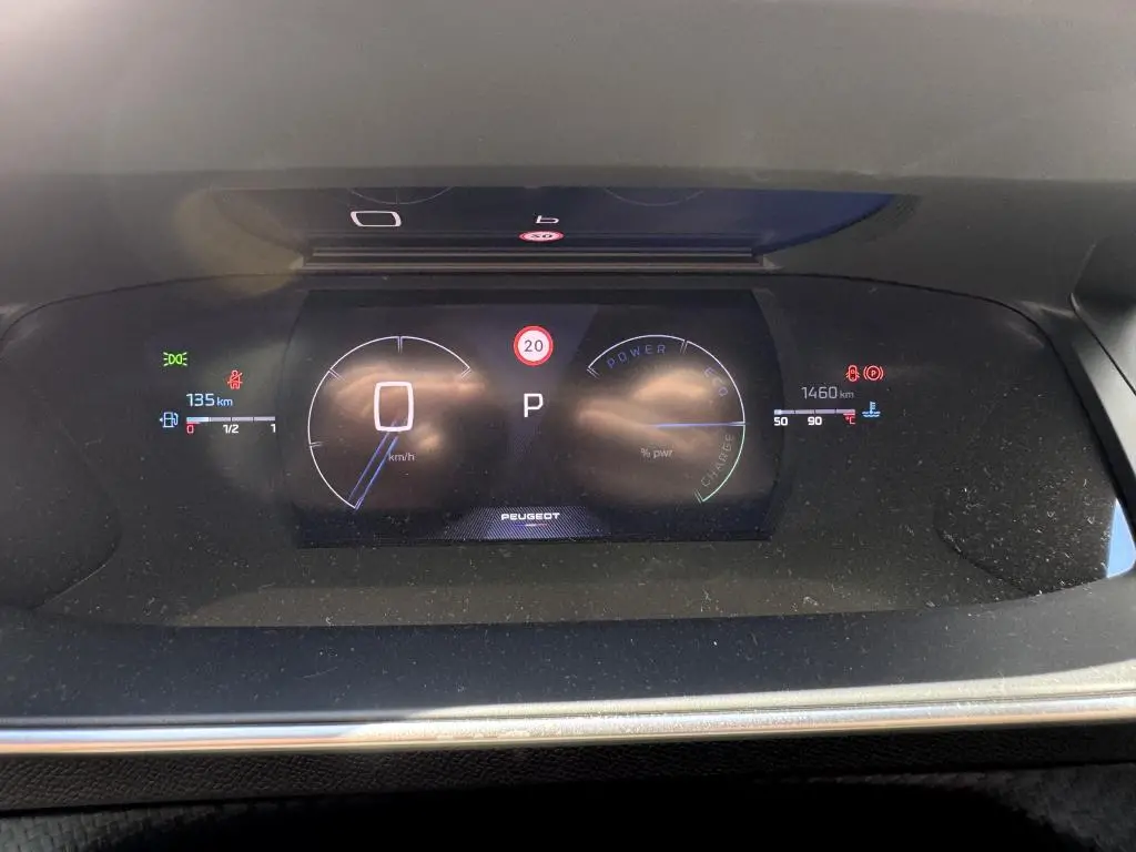 Peugeot 2008 GT Hybrid  145 e-DCS6 / 107kW