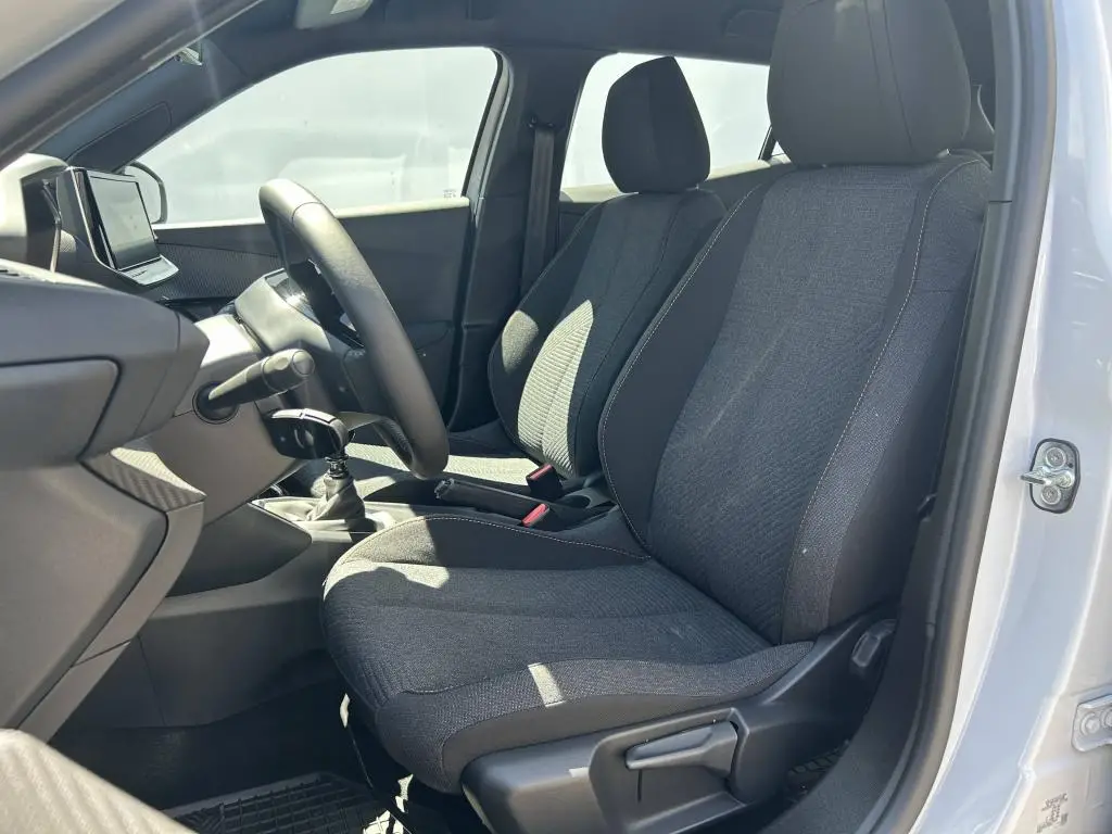 Peugeot 2008 STYLE S&S MAN6 1.2 PureTech / 75kW