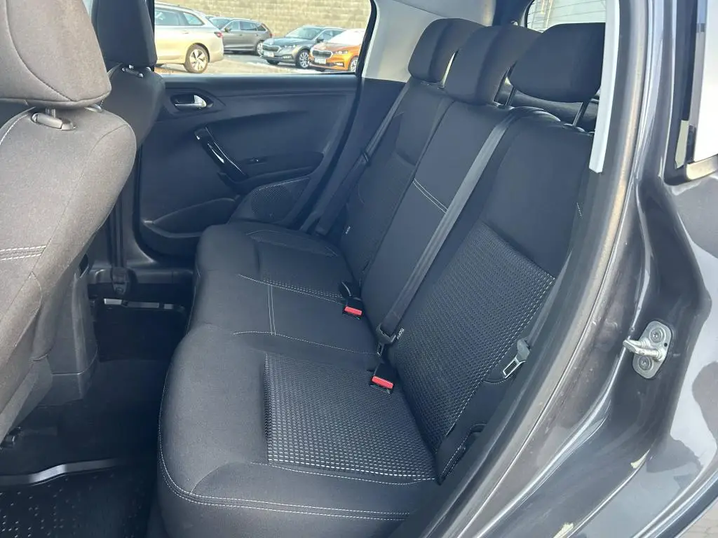 Peugeot 208 ALLURE S&S EAT8 1.2 PureTech / 81kW