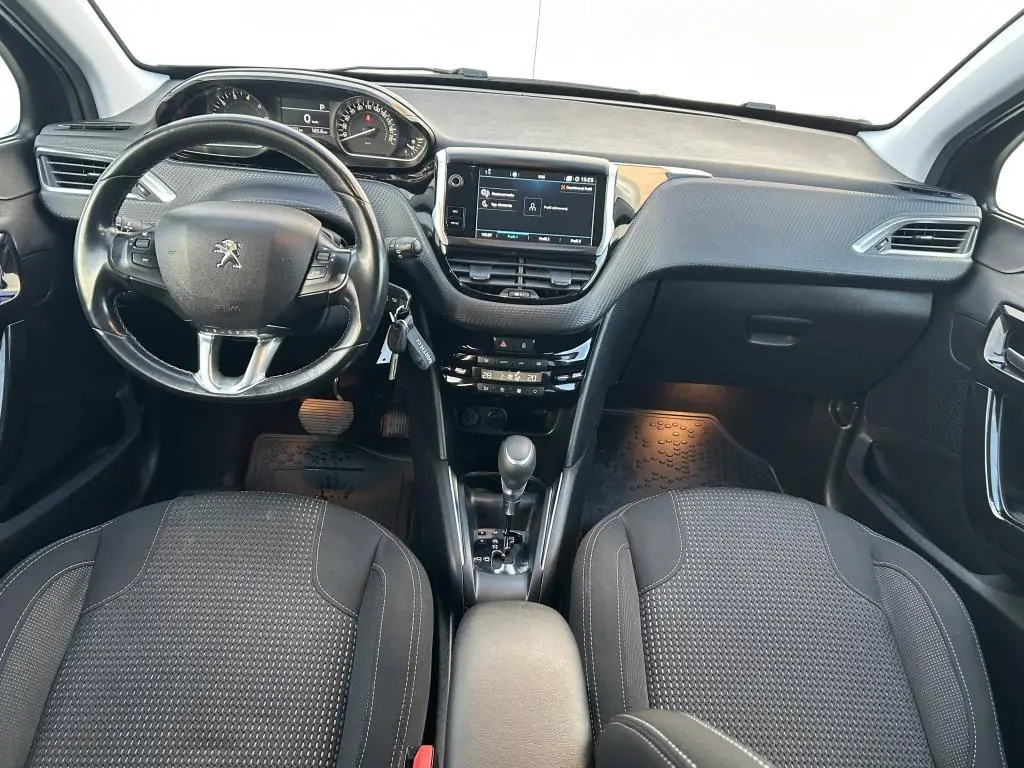 Peugeot 208 ALLURE S&S EAT8 1.2 PureTech / 81kW