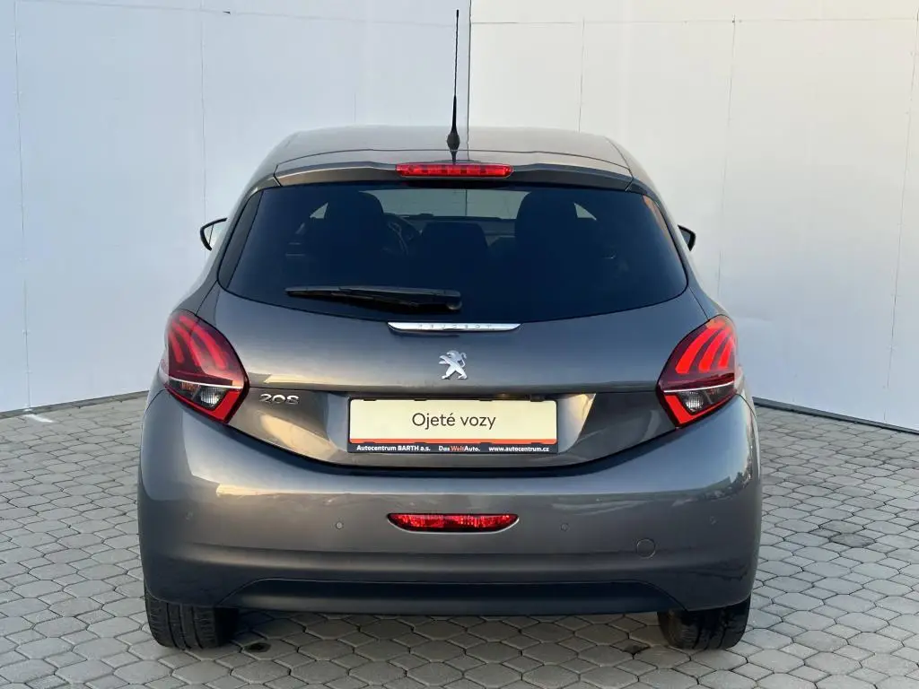 Peugeot 208 ALLURE S&S EAT8 1.2 PureTech / 81kW