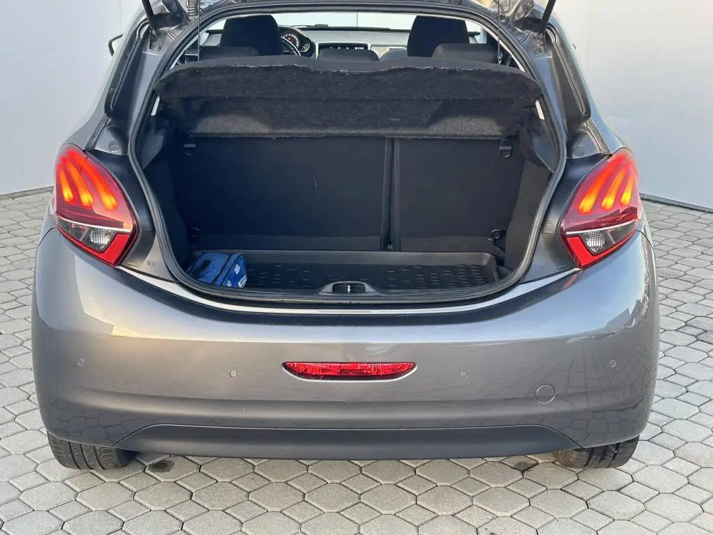 Peugeot 208 ALLURE S&S EAT8 1.2 PureTech / 81kW