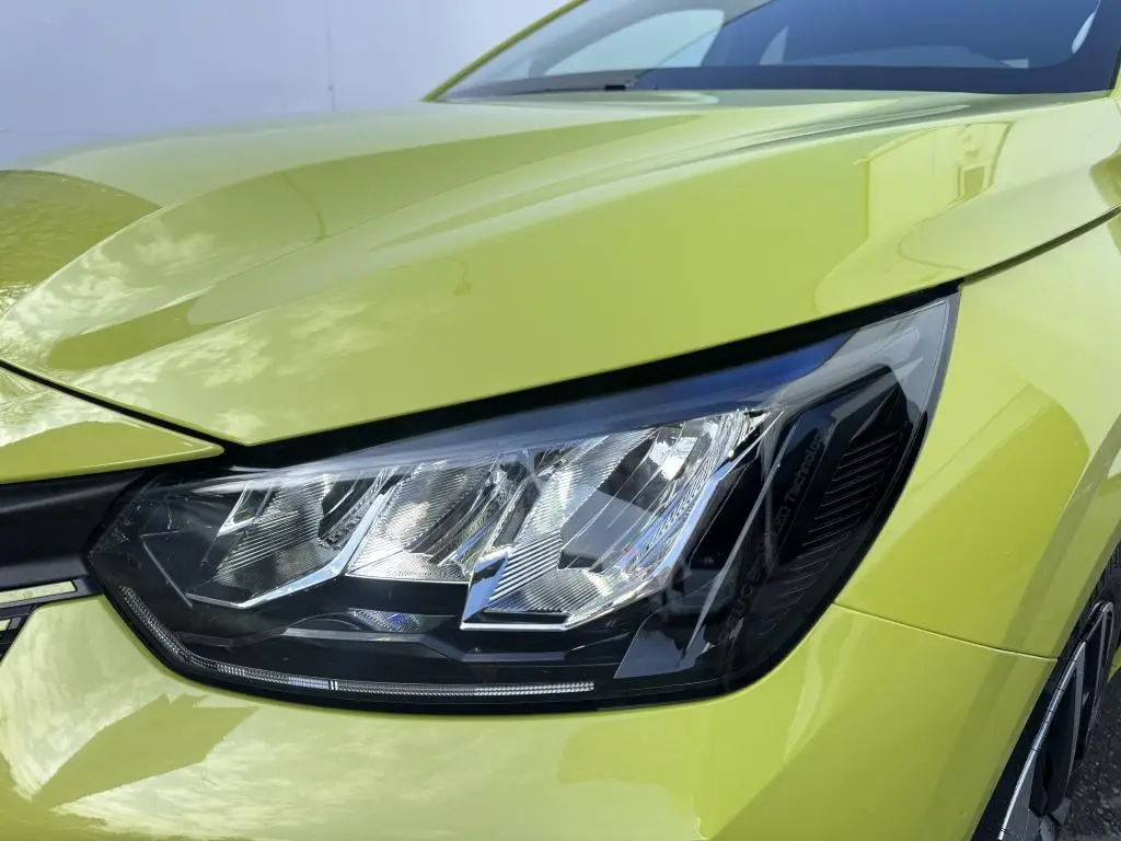 Peugeot 208 BUSINESS e-DCS6 Hybrid / 81kW