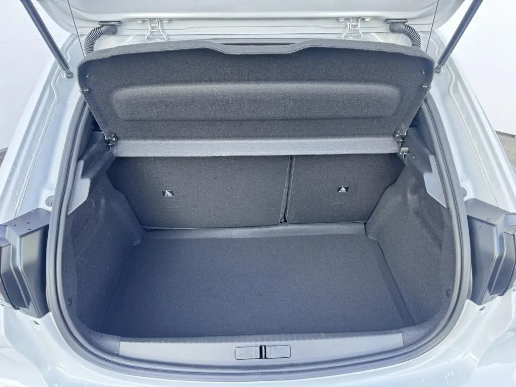 Peugeot 208 BUSINESS e-DCS6 Hybrid / 81kW