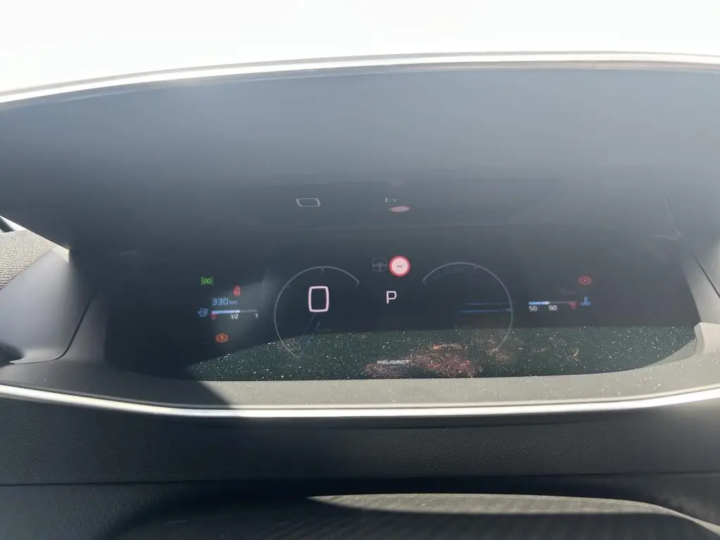 Peugeot 208 GT e-DCS6 1,2 Hybrid / 107kW