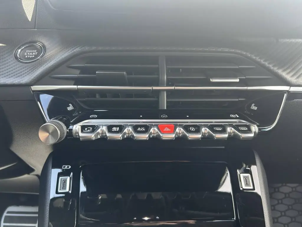 Peugeot 208 GT e-DCS6 1,2 Hybrid / 107kW