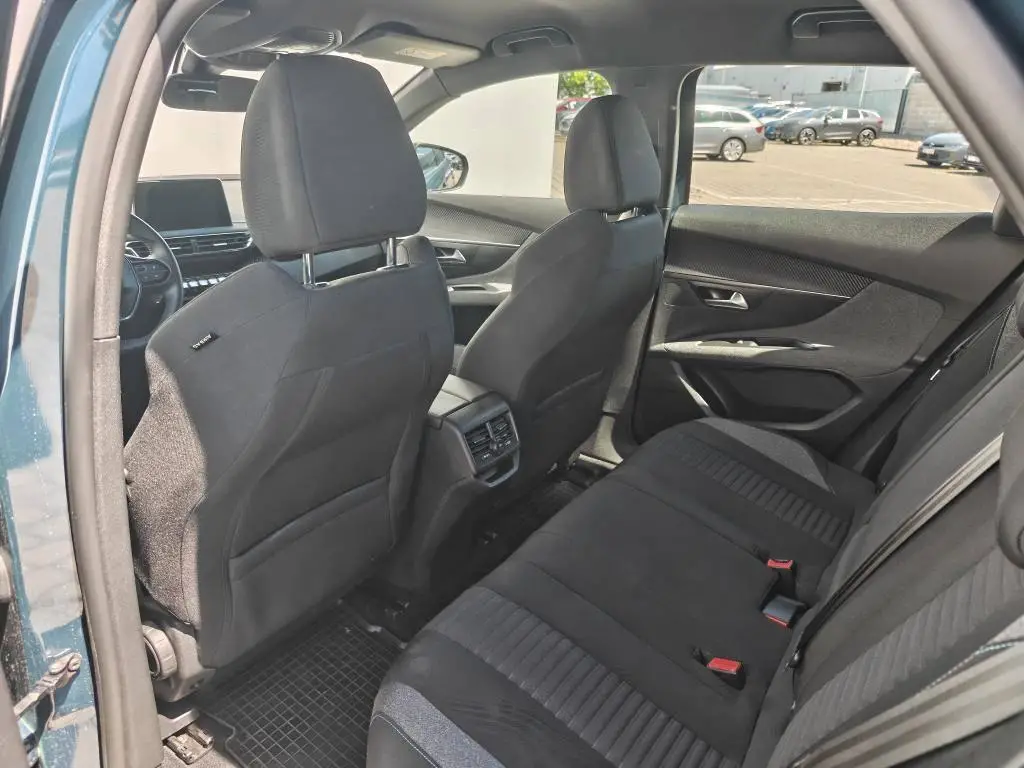 Peugeot 3008 ACTIVE PACK S&S EAT8 1,2 PureTech / 96kW