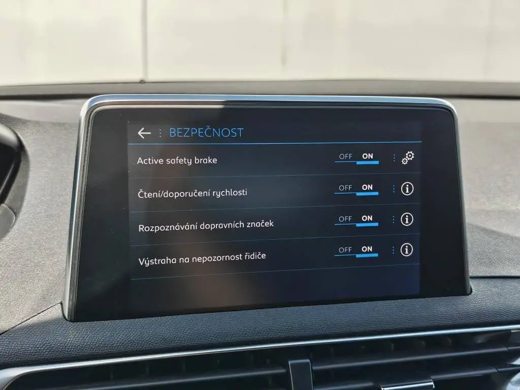 Peugeot 3008 ACTIVE PACK S&S EAT8 1,2 PureTech / 96kW