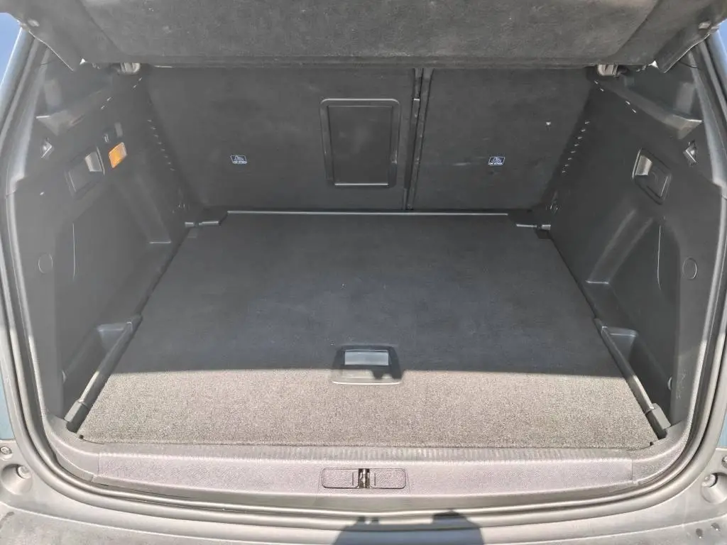 Peugeot 3008 ACTIVE PACK S&S EAT8 1,2 PureTech / 96kW