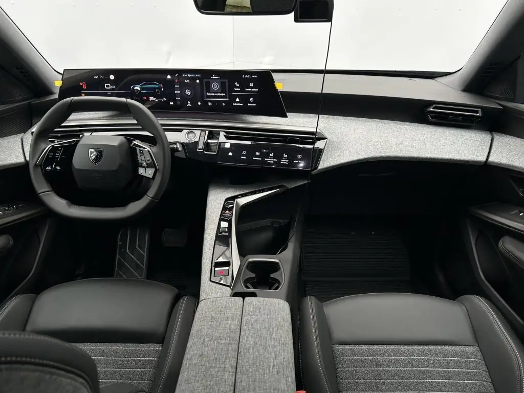 Peugeot 3008 ALLURE Hybrid e-DCS6 1,2 / 107kW