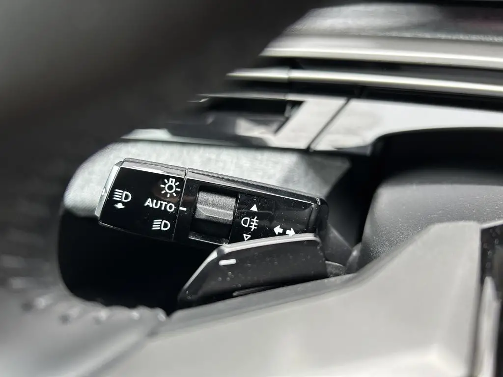 Peugeot 3008 ALLURE Hybrid e-DCS6 1,2 / 107kW