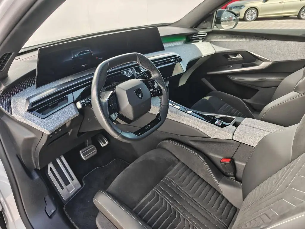 Peugeot 3008 GT Hybrid e-DCS6 1,2 / 100kW