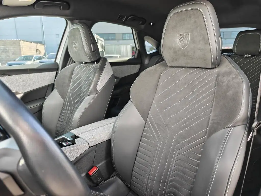 Peugeot 3008 GT Hybrid e-DCS6 1,2 / 100kW