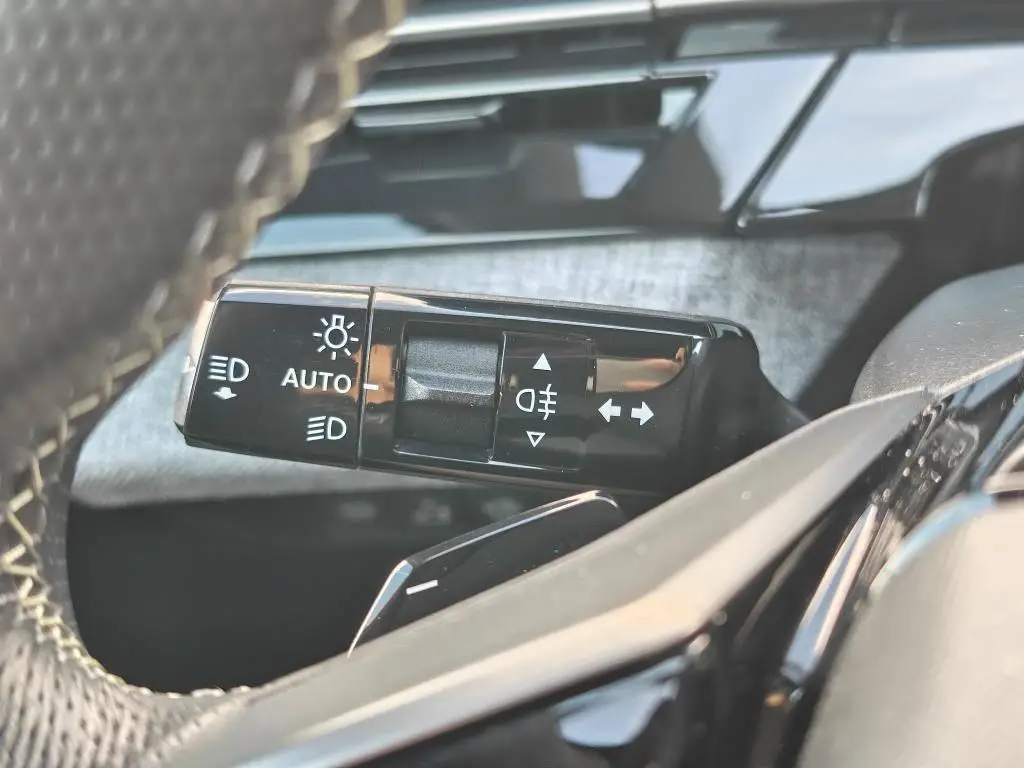 Peugeot 3008 GT Hybrid e-DCS6 1,2 / 100kW