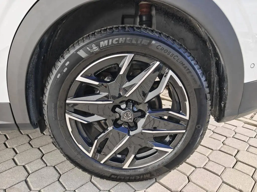 Peugeot 3008 GT Hybrid e-DCS6 1,2 / 100kW