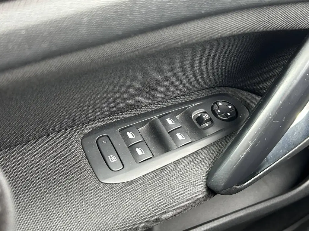 Peugeot 308 ACTIVE 1.2 PureTech 130 S&S MAN6 - monde 1.2 PureTech / 96kW