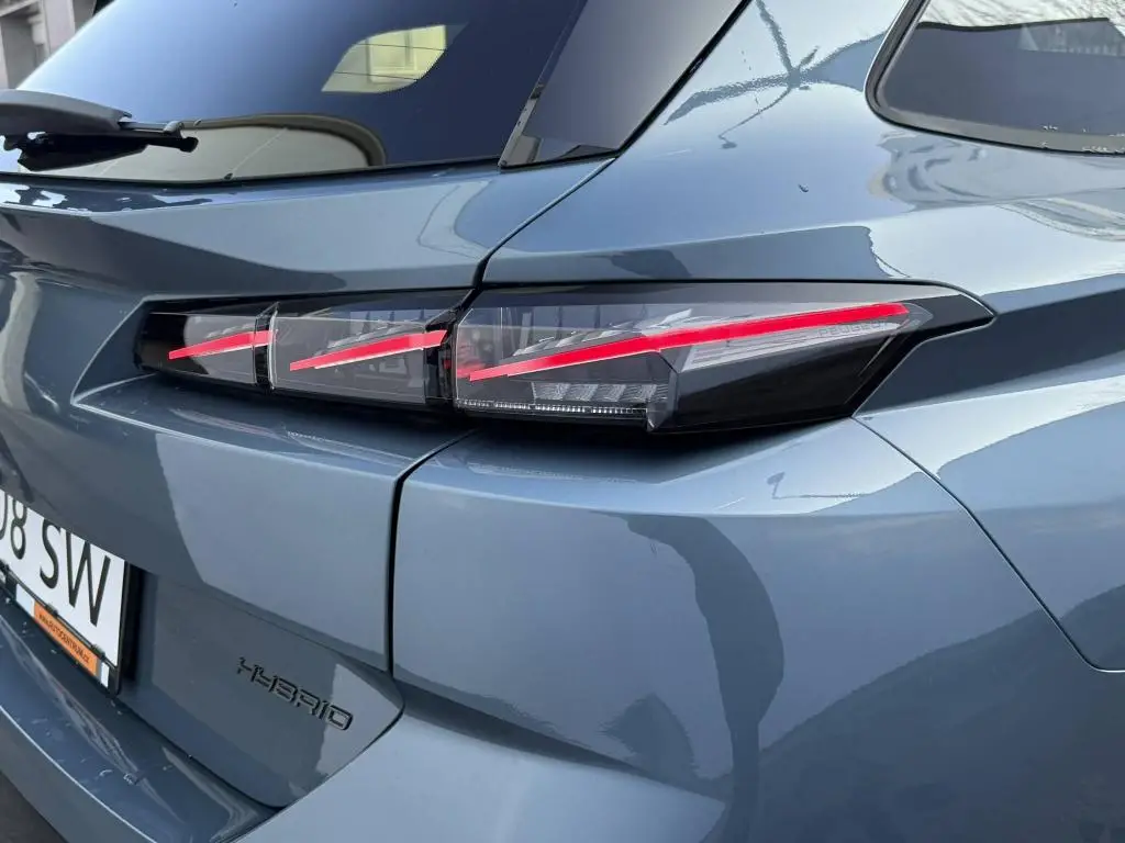 Peugeot 308 SW ALLURE Hybrid  e-DCS6 1.2 / 107kW