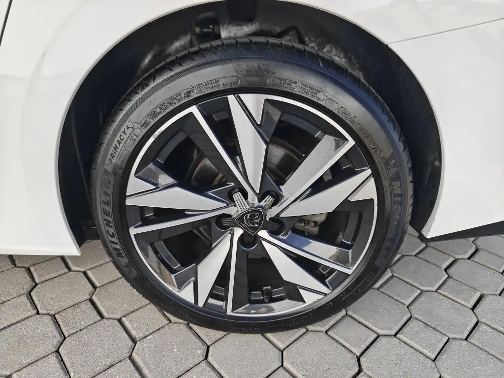 Peugeot 308 SW ALLURE S&S EAT8 1.5 BlueHDi / 96kW