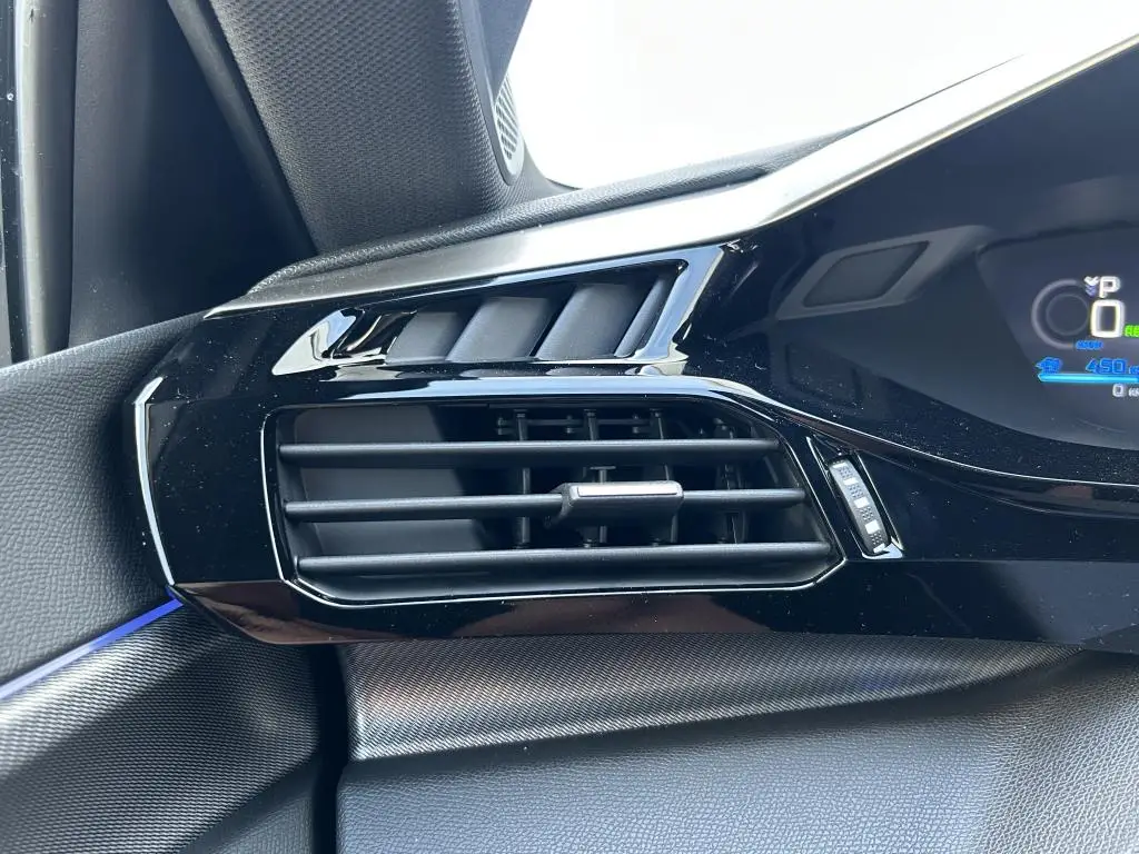 Peugeot 308 SW GT Elektromotor 115 kW Baterie 58 kWh  / 115kW