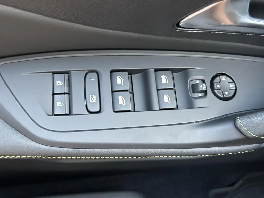 Peugeot 308 SW GT Elektromotor 115 kW Baterie 58 kWh  / 115kW