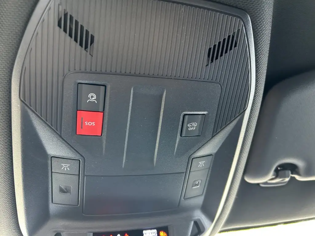 Peugeot 308 SW GT Elektromotor 115 kW Baterie 58 kWh  / 115kW