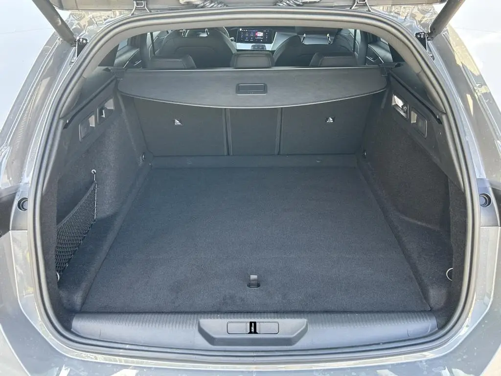 Peugeot 308 SW GT Elektromotor 115 kW Baterie 58 kWh  / 115kW