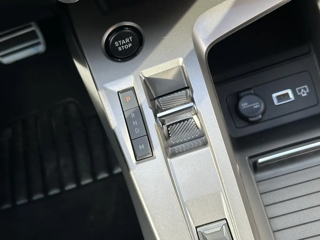 Peugeot 308 SW GT Hybrid e-DCS6 1,2 / 107kW