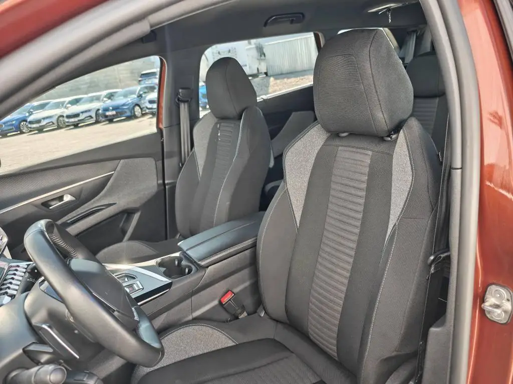 Peugeot 5008 ACTIVE PACK S&S EAT8 1,5 BlueHDi / 96kW