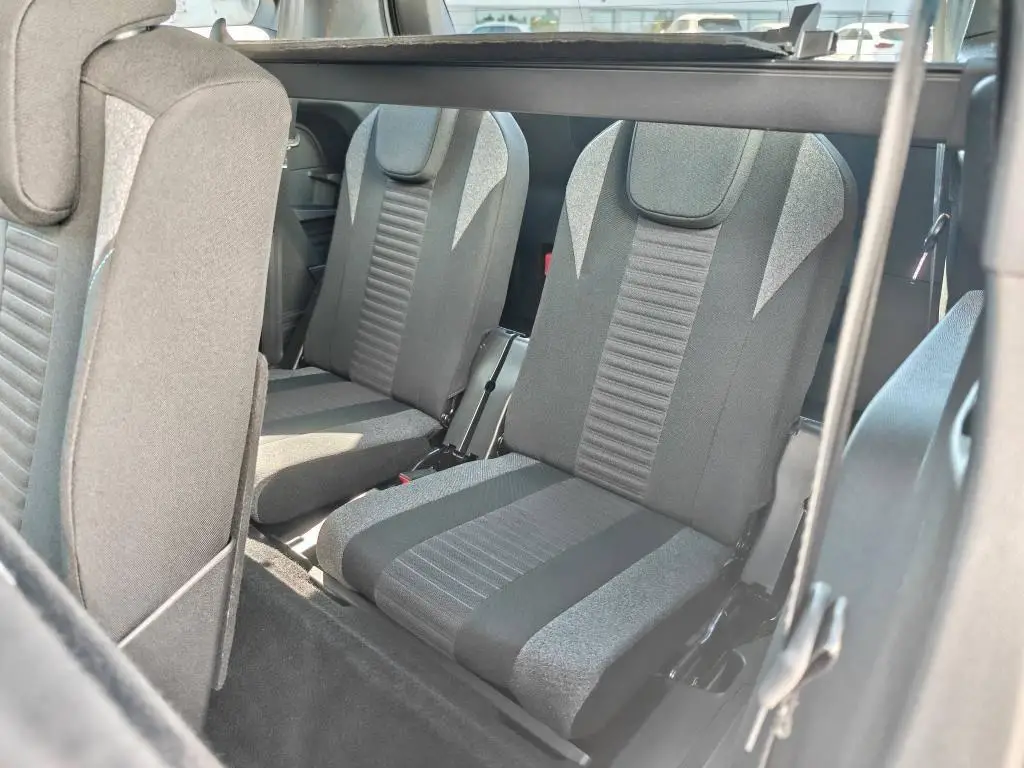 Peugeot 5008 ACTIVE PACK S&S EAT8 1,5 BlueHDi / 96kW