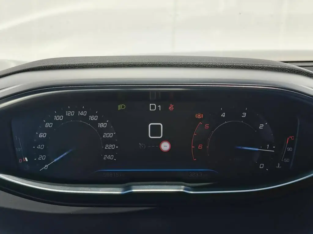 Peugeot 5008 ACTIVE PACK S&S EAT8 1,5 BlueHDi / 96kW