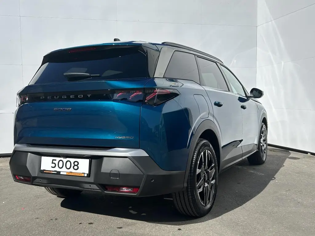 Peugeot 5008 GT e-DCS6 Hybrid / 107kW