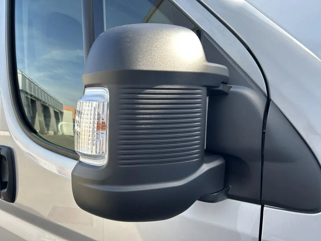 Peugeot Boxer Furgon 3300 L2H2  2,2 BlueHDi MAN6 / 103kW