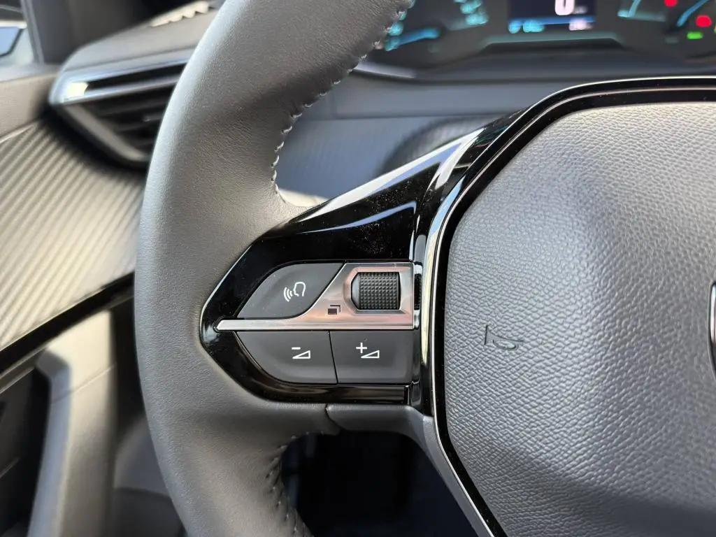 Peugeot e-2008 STYLE Elektromotor / 100kW