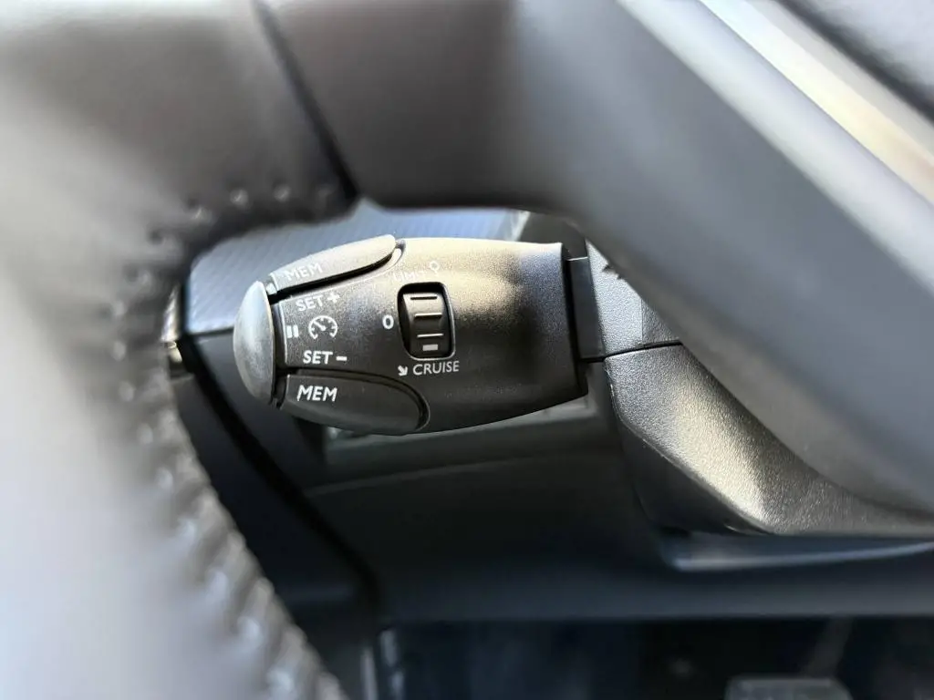 Peugeot e-2008 STYLE Elektromotor / 100kW