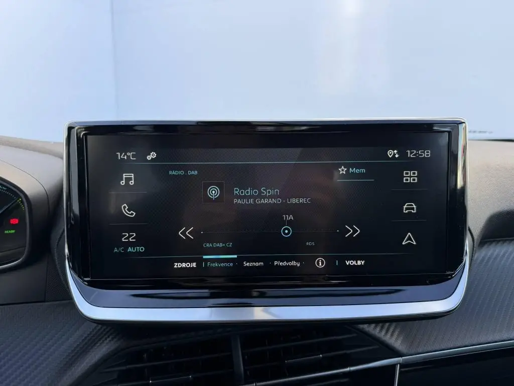 Peugeot e-2008 STYLE Elektromotor / 100kW