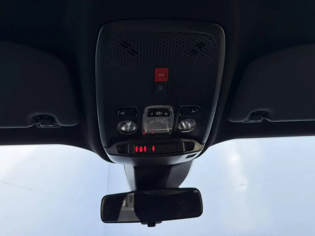 Peugeot e-2008 STYLE Elektromotor / 100kW