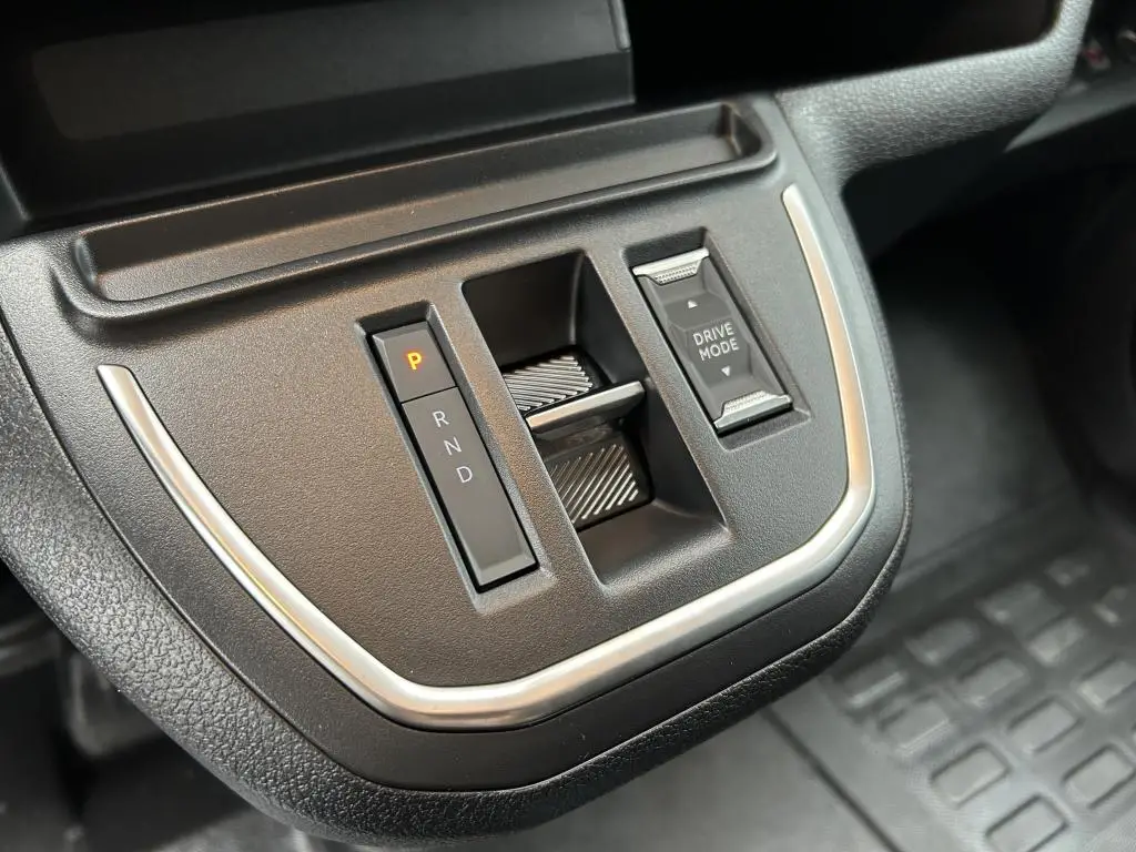 Peugeot Traveller ActiveStandard 2.0 BlueHDi S&S EAT8 / 130kW