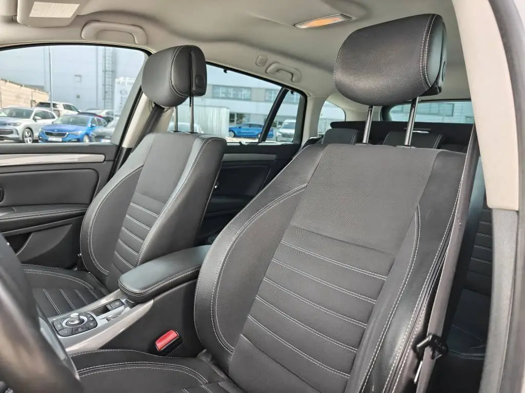 Renault Laguna Laguna 2,0 DCi 110 kW MP6 2,0 DCi / 110kW
