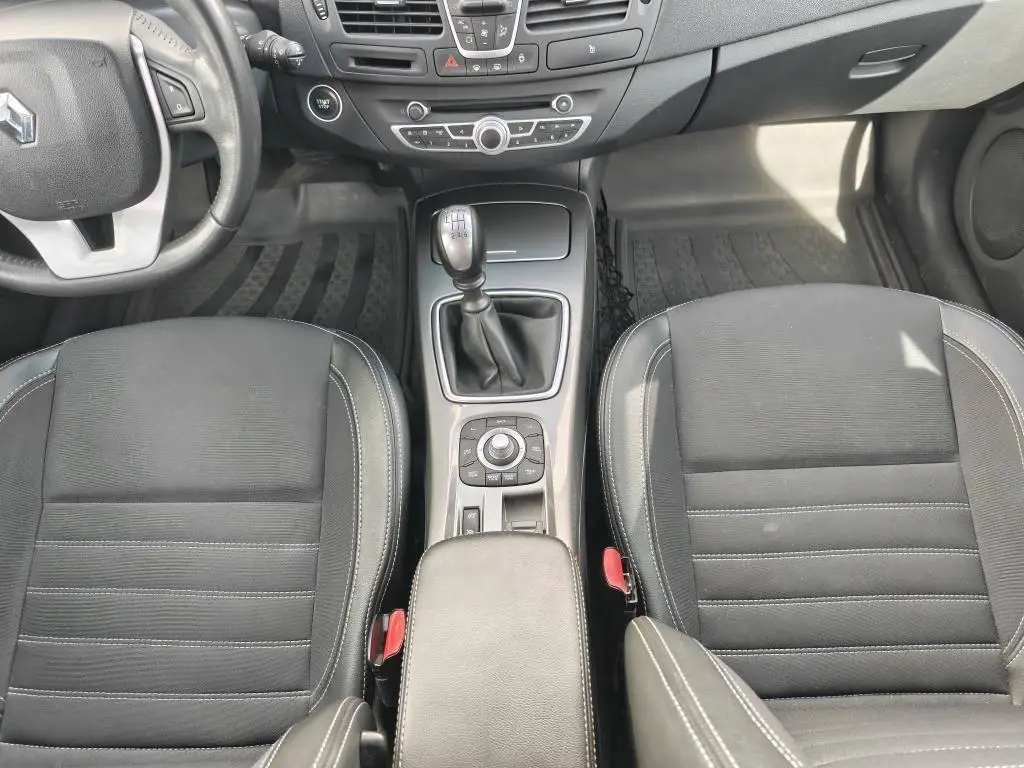 Renault Laguna Laguna 2,0 DCi 110 kW MP6 2,0 DCi / 110kW
