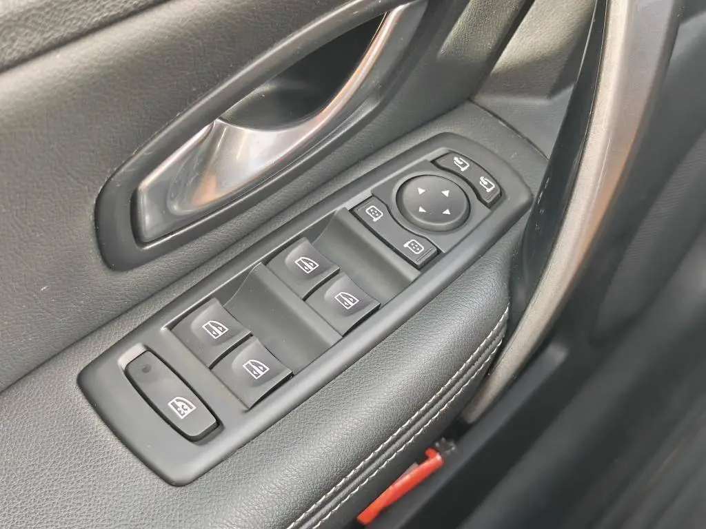 Renault Laguna Laguna 2,0 DCi 110 kW MP6 2,0 DCi / 110kW