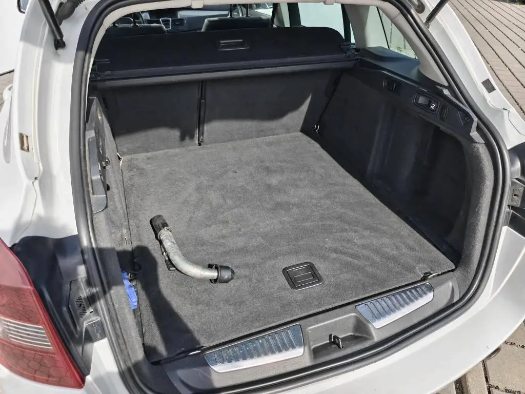 Renault Laguna Laguna 2,0 DCi 110 kW MP6 2,0 DCi / 110kW