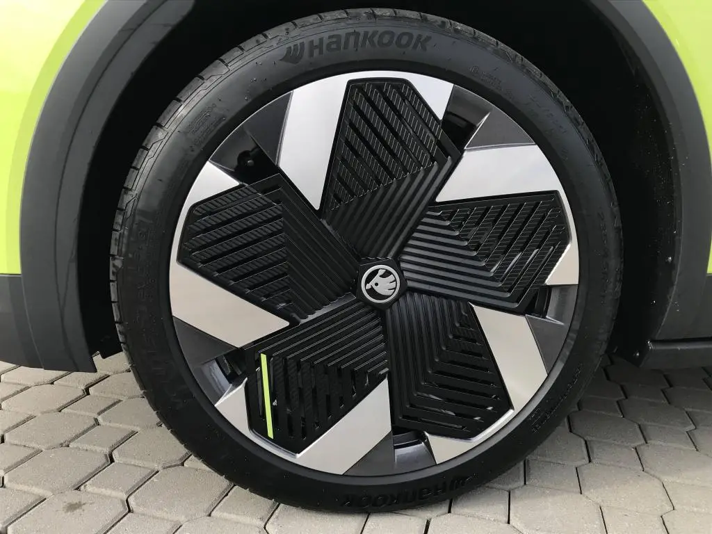 Škoda Elroq  RS 84 kWh 4x4 elektro  / 84kW