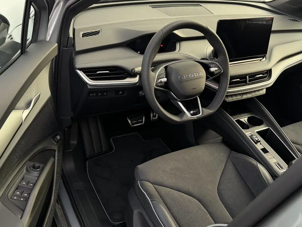 Škoda Elroq Sportline 60 63 kWh   / 150kW