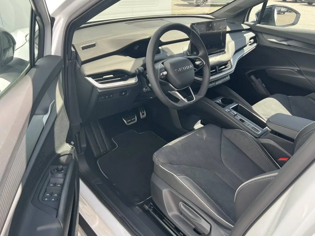 Škoda Elroq Sportline 60 63 kWh   / 150kW