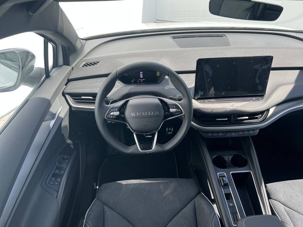 Škoda Elroq Sportline 60 63 kWh   / 150kW
