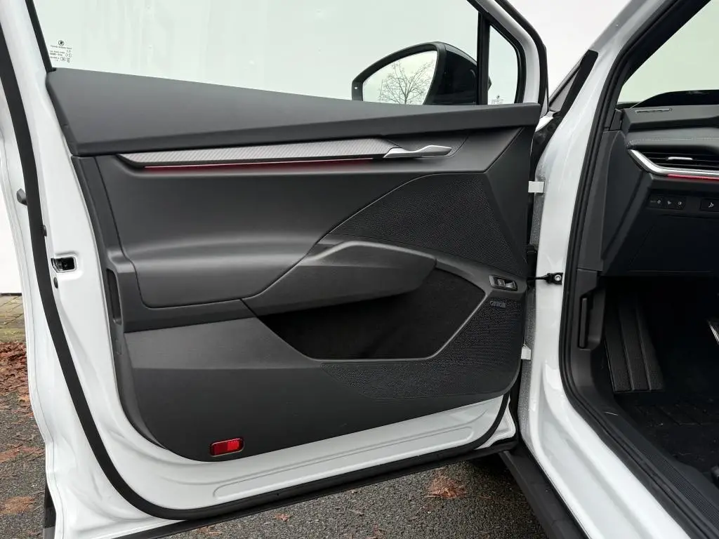 Škoda Elroq Sportline 60 63 kWh  elektro  / 150kW