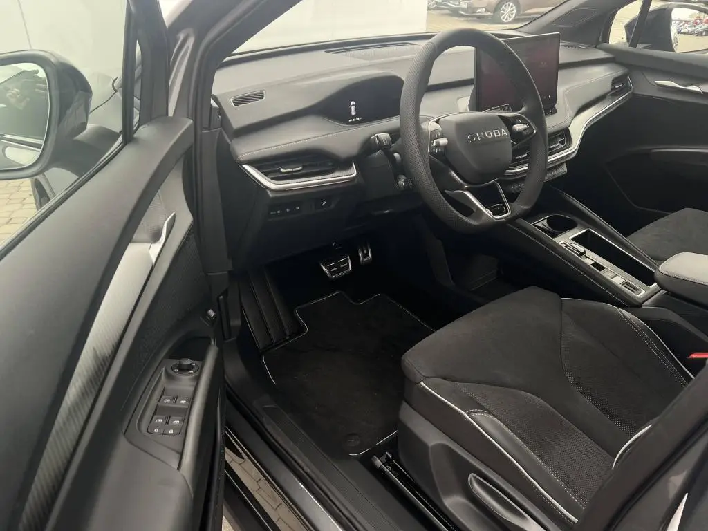 Škoda Elroq Sportline 60 63 kWh  elektro  / 150kW
